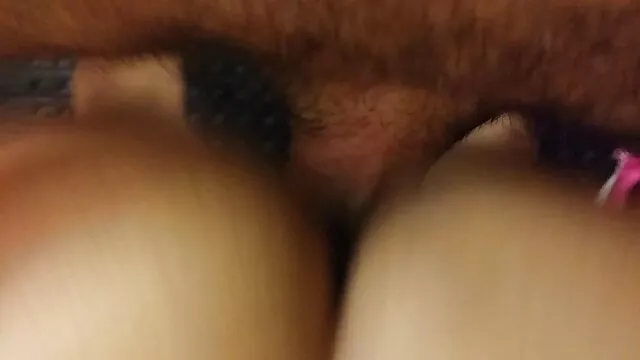 Lindo adolescente cockriding después de película 5 x gratis footfetish escena