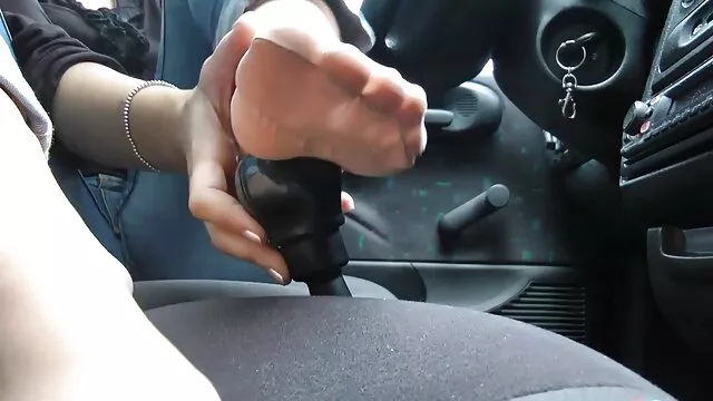 vivian pelis x caseras muestra sus hermosas suelas ... quiero correrme tan duro