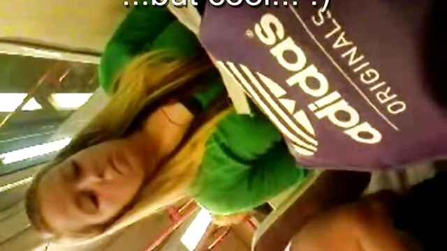 Jezebelle cine x abuelas y Lynn comen mandarinas y luego la una a la otra